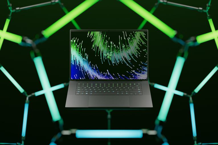Razer nešiojamas kompiuteris vienos spalvos pritaikykite savo peiliuką 16 ZNZXF7