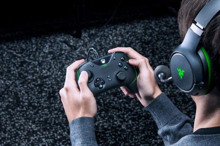 Razer konsolė juodas Wolverine v2 ZNZXF162