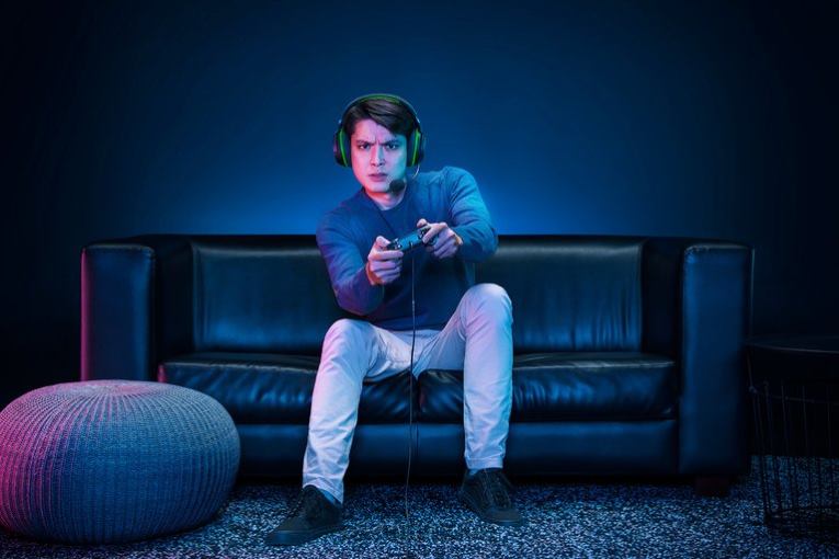 Razer konsolė juodas Wolverine v2 ZNZXF162