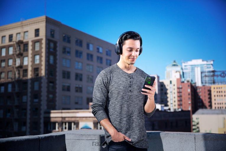 Razer mobilusis juodas opusas ZNZXF177