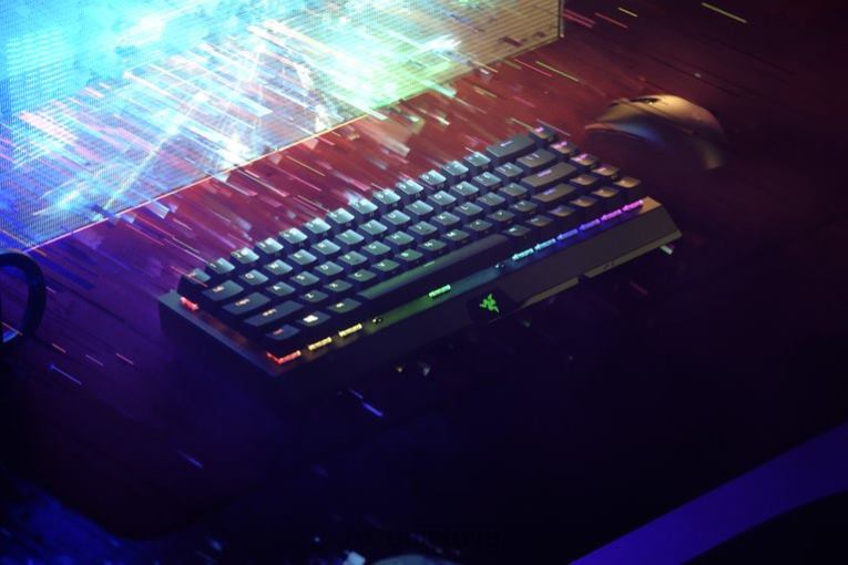 Razer klaviatūra juodas blackwidow v3 mini hyperspeed - geltonas jungiklis - mes ZNZXF63